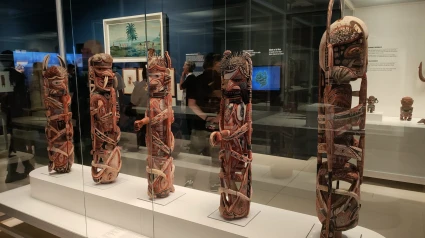 Figuras malangan de canoa de Nueva Irlanda, Papúa Nueva Guinea