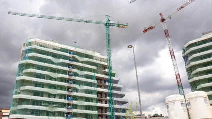 Un experto desvela hasta qué año seguirá disparado el precio de la vivienda: “Es imposible que baje antes”