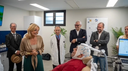 Visita de la consejera a la Clínica Bandama