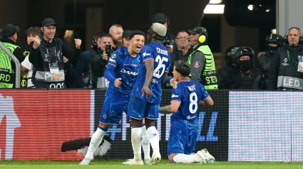 Caicedo celebra el 1-4 del Chelsea contra el Betis