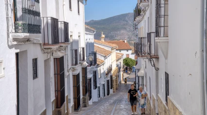 Zahara de la Sierra es uno de los muchos pueblos blancos históricos de la provincia de Cádiz.