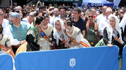 Imagen del lanzamiento de una mascletà en Luceros el año pasado.