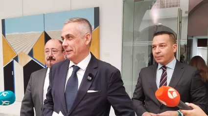 Diputados de Vox a la salida del pleno en el que Gallardo ha tomado posesión como diputado