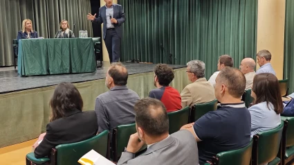 Augusto Cobos, director del ICECYL, ha presentado en Ólvega, los nuevos apoyos al tejido empresarial en el ámbito rural