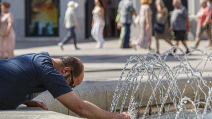 Los zaragozanos intentan sobrellevar el calor de finales de este mes de mayo
