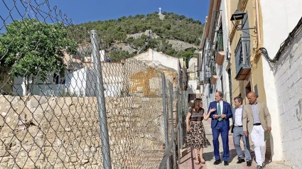 Visita a los terrenos de la futura residencia