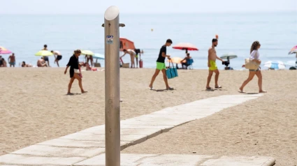 Ducha en la playa de La Malagueta