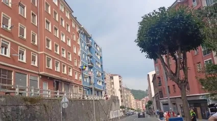 Lugar donde se ha producido el asesinato, el número 22 del barrio Larraskitu en Bilbao