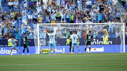 El Málaga celebra uno de los dos goles marcados en el último partido de la temporada frente al Burgos
