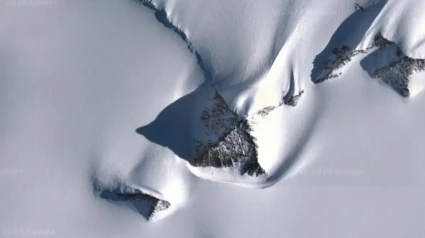 El enigma cíclico de la montaña helada en la Antártida con forma de pirámide: lo desgrana Javier Sierra