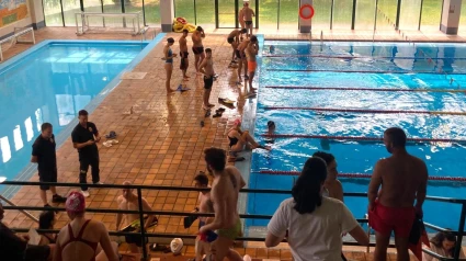 La prueba de natación tuvo lugar en la piscina municipal del polideportivo Javier Gómez Noya