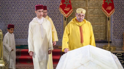 El rey Mohamed VI de Marruecos y su heredero, el príncipe Moulay Hasán