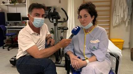 Fran Durán y Mirian Cruces en la Unidad de Rehabilitación del Hospital Reina Sofía de Córdoba