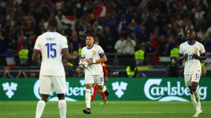 Mbappé corre al centro del campo tras el 5-3 de Vivian en el España - Francia