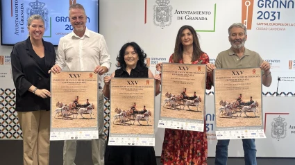 Presentación de la XXV Exhibición de Enganches de Tradición Ciudad de Granada con la concejal de Fiestas, Carolina Amat
