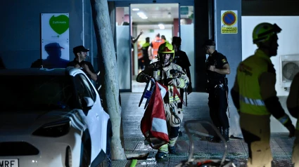 El fuego se ha declarado en la planta calle de la residencia y no se ha extendido al resto.