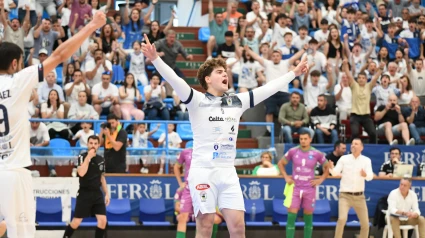 Gonzalo celebra el final del partido en A Malata