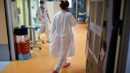 Sin analíticas, sin ecografía, sin exploración: el abandono médico a un niño que acabó en tragedia