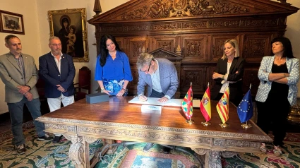 Miguel Alcubierre en el ayuntamiento de Huesca