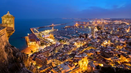 Alicante no ha bajado de los 21,6 grados en la última noche.