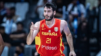 Álex Abrines en una imagen con España
