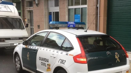 Coche Guardia Civil en Becerreá