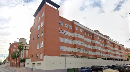 Edificio en el que se produjo el incendio en el Grao de Castellón