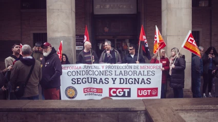 Protesta por la mejora de las condiciones de los trabajadores de los centros de menores