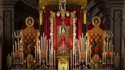 El Simpecado de la Hermandad del Rocío en la Parroquia de San Pedro y San Pablo