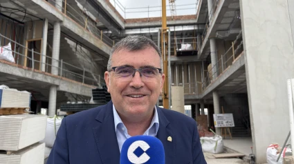 Las playas de la Costa Tropical se están preparando para afrontar el verano con su mejor cara