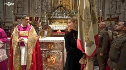 La bandera que inspiró el escudo de España la lleva cada año el concejal más joven de Sevilla