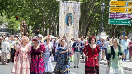 La procesión de San Antonio de la Florida, en la famosa verbena madrileña