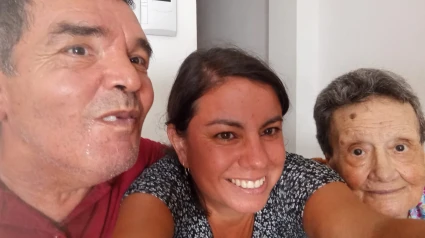 Margarita junto a su hijo y nieta