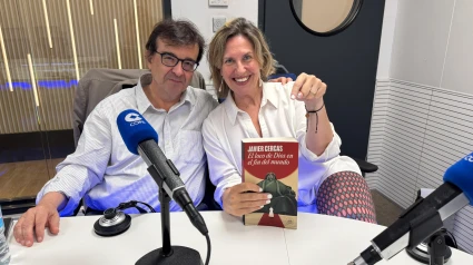 Javier Cercas y Cristina en Fin de Semana de COPE