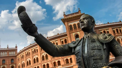Escultura de un torero en la plaza de toros de Las Ventas de Madrid