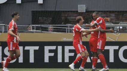 Los jugadores del Bayern celebran el gol de Coman