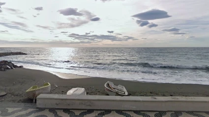 Playa de La MamolaEl cadáver de un hombre de 69 años ha sido rescatado del agua este pasado viernes en la playa de La Mamola, en Granada.POLITICA GOOGLE MAPS