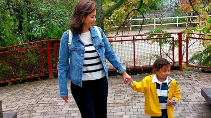 Amelia Martínez y su hijo Lucas. Una historia de CINFA sobre el Síndrome de Dravet para La Linterna