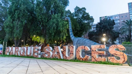 Uno de los dinosaurios del parque Sauces