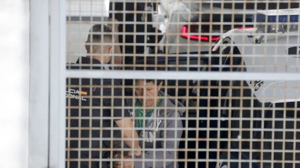 Paso a disposición judicial del asesino confeso de su mujer en la Sagrada Familia (A Coruña)