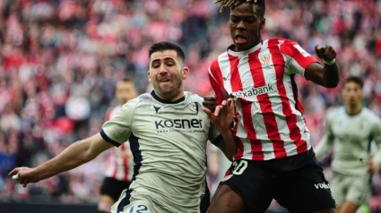 Nico Williams con Jesús Areso en el Athletic - Osasuna