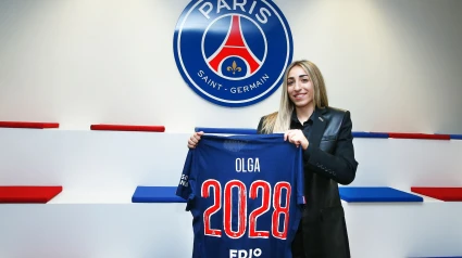 La jugadora andaluza militará en el PSG las tres próximas temporadas.