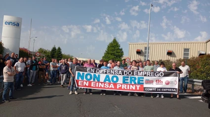 Concentración de los trabajadores este jueves a las puerta de la fábrica