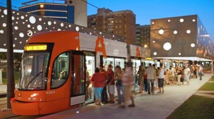 El TRAM funcionará de madrugada por Hogueras con más de 800 trayectos extra