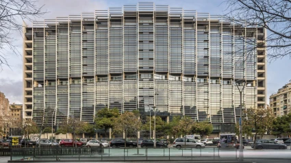 Fachada del edificio Estel en la avenida Roma de Barcelona