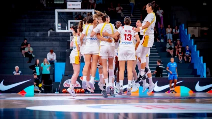 Las jugadoras de la selección española antes del partido