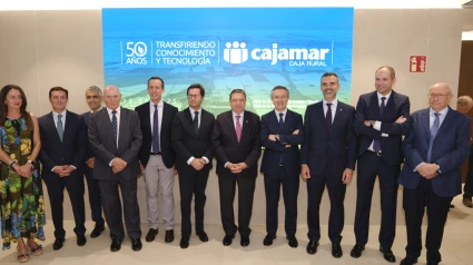 Alta dirección de Cajamar y representantes de los principales organismos públicos