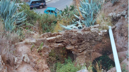 Un vecino de Valle Casares asegura que paga aire por agua
