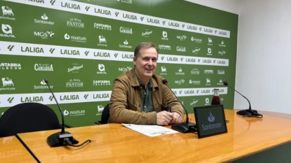 Roberto González en sala de prensa de El Sardinero Racing