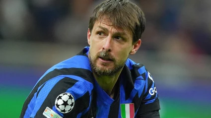 Francesco Acerbi, central italiano del Inter de Milán.